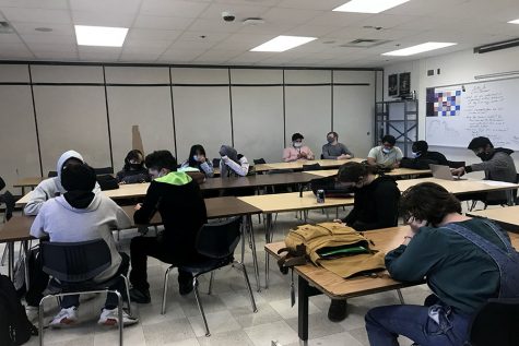 Souths Esports team practices in advisor Rob Panning-Millers room.  More high schoolers than ever are picking up their headsets. Matches can be done anytime, anywhere, and with practically any sort of game. Who knows- it may even be the future of sports.