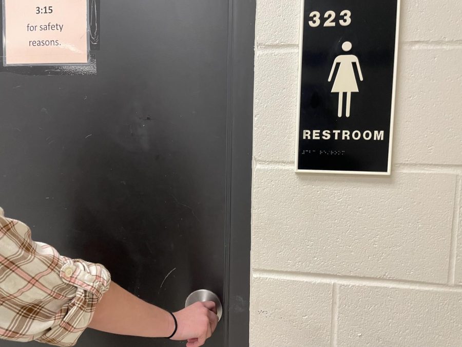 Student tries to open the locked bathroom door. The bathrooms have struggled to stay open, causing students to not have access to the bathroom during the school day. “The bathroom situation is awful, its really disruptive,” says Naihomi Reyes.